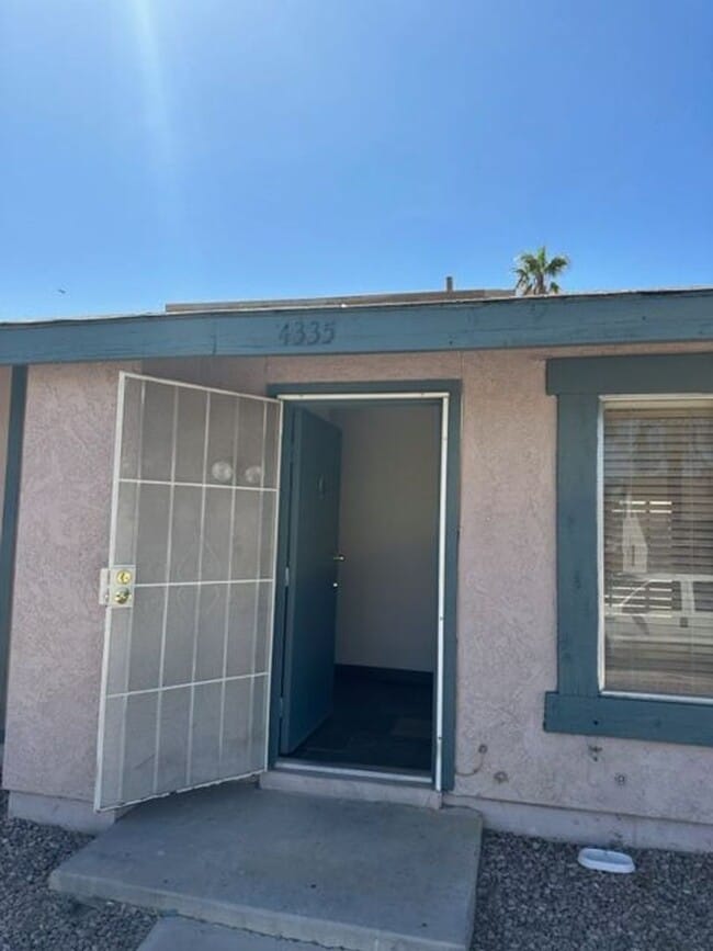 Building Photo - SW Remodeled 2 Bedroom!!