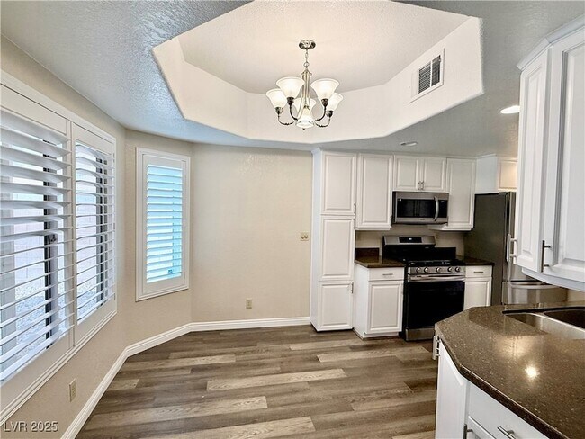 Building Photo - 1502 Cliff Branch Dr
