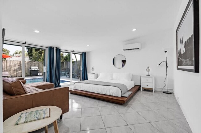 Building Photo - 18715 NW 10th Ct