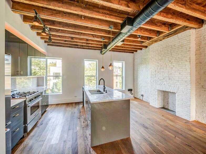 Open Plan Kitchen - 607 Hancock St