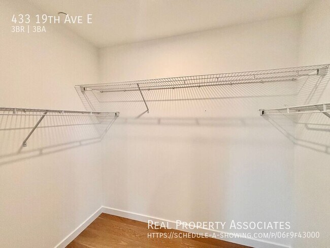 Building Photo - 433 19th Ave E