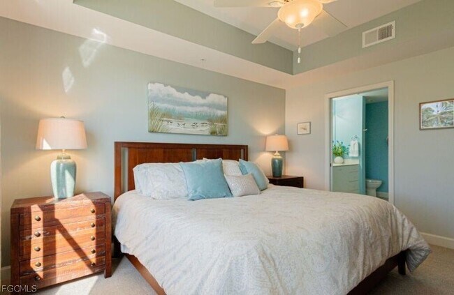 Building Photo - 10700 Ravenna Way