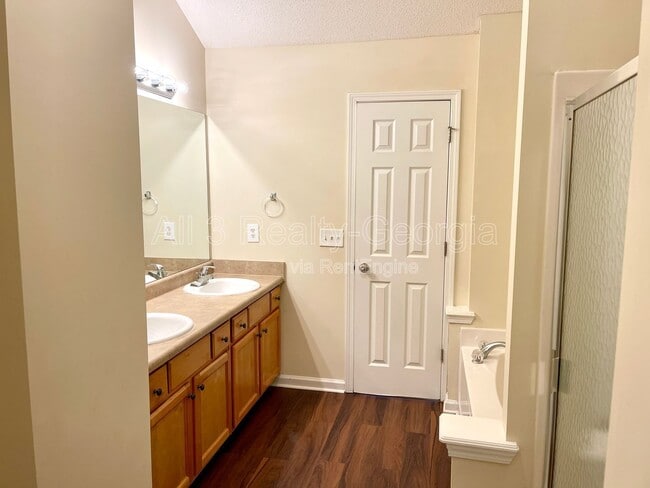 Building Photo - 29 Preserve Dr