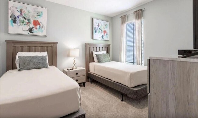 Building Photo - 7572 Oakmoss Loop