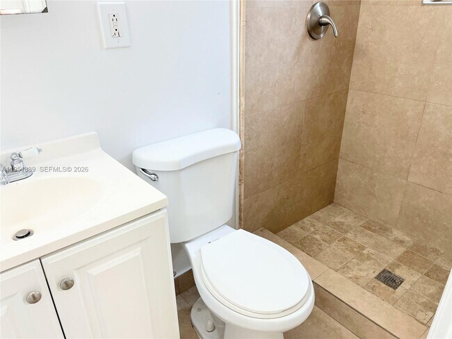 Building Photo - 820 86th St