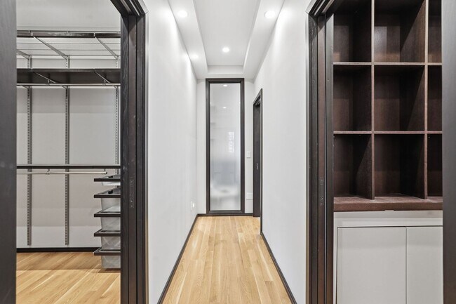 Building Photo - This exceptional West Market location is just steps from Reston Town Center, offering convenient ...