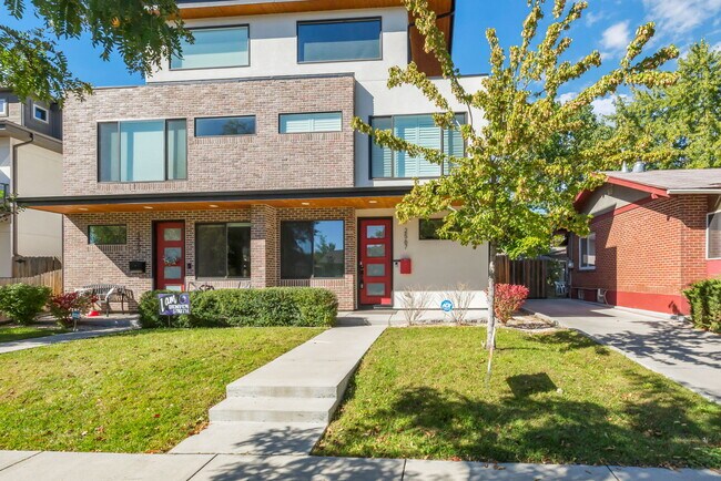 Primary Photo - 2567 S Acoma St