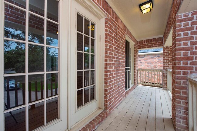 Building Photo - 3238 Enclave Ln