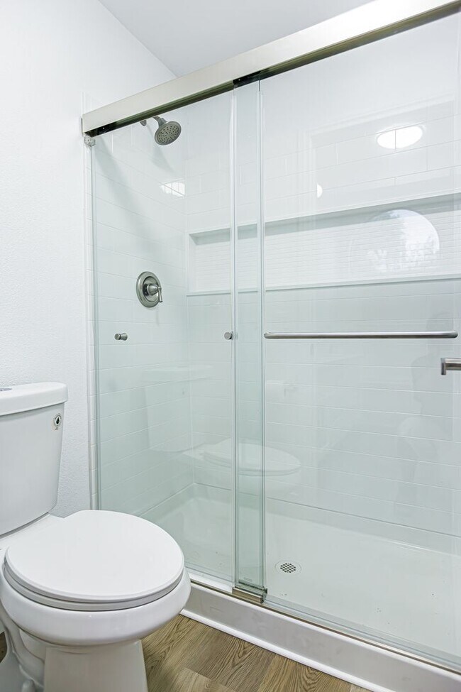 Building Photo - Stunning 3-bedroom One Story Home