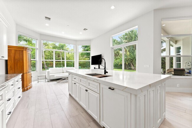 Building Photo - 7737 Preserve Dr