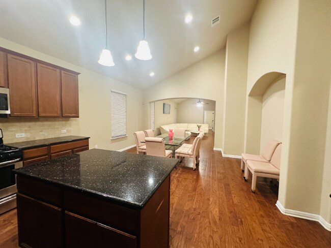 Building Photo - 16200 Cantania Cove