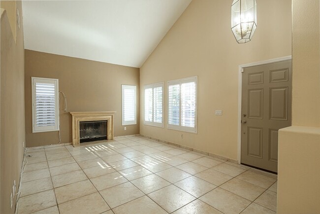 Building Photo - 3 bedrooms 2.5 bathrooms | Southwinds | Oxnard | Unfurnished
