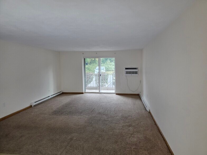Building Photo - 65 Greentree Ln