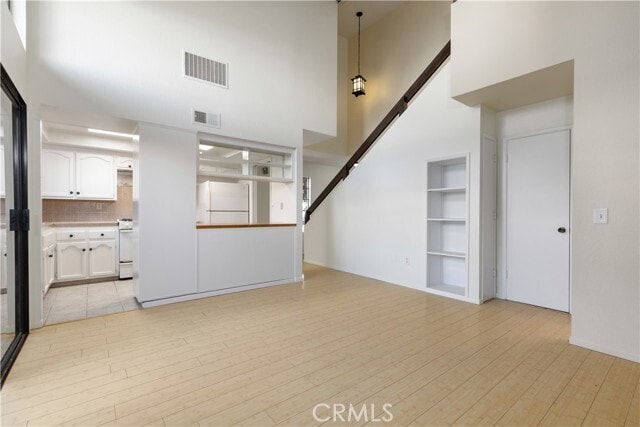 Building Photo - 276 Spruce St