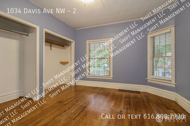 Building Photo - 1034 Davis Ave NW