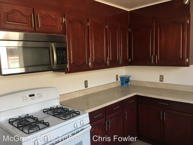 Building Photo - 2 br, 1 bath House - 331 S. Xanthus Ave.