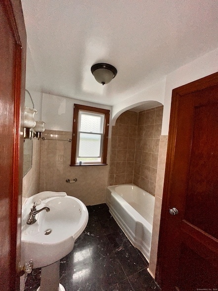 Building Photo - 253 Olivia St