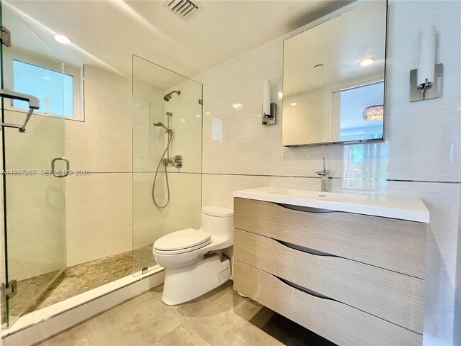 Building Photo - 7832 Collins Ave