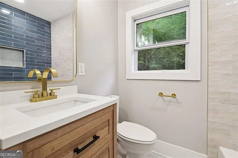 Building Photo - Room in House on Diana Dr SW