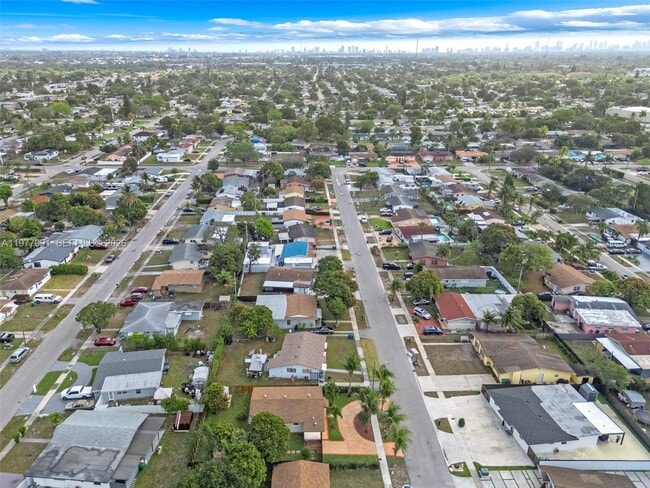 Building Photo - 6863 SW 21st St