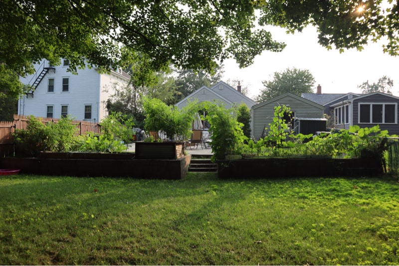 Building Photo - 567 Woonasquatucket Ave