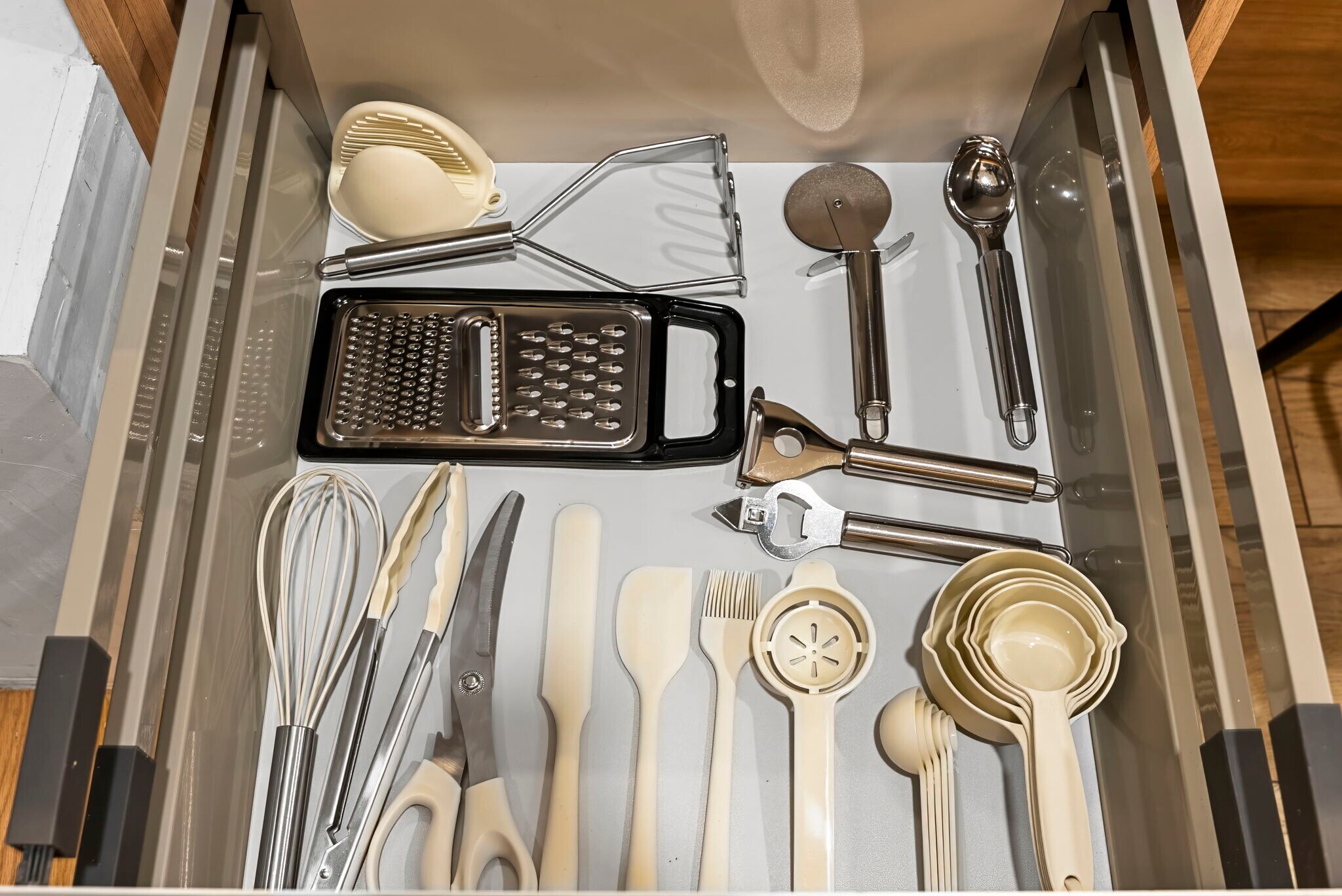 Building Photo - 1566 Beacon St