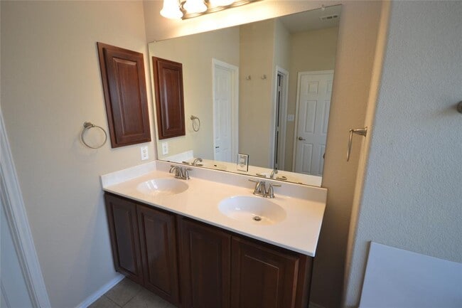 Building Photo - 409 Riverine Way