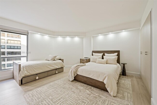 Building Photo - 10155 Collins Ave