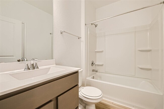 Building Photo - 4 Bedrooms located off Hwy 90W and Grosenbacher Rd, 10 miles from Lackland AFB