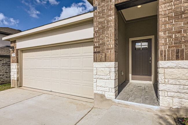 Building Photo - 2429 Hackamore Dr