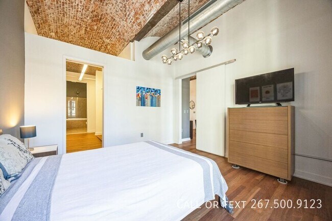 Building Photo - 105 S 12th St