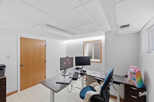 Building Photo - 750 Dunhill Dr