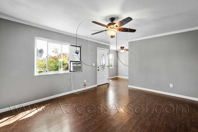 Building Photo - Charming Oceanside Retreat Near Camp Pendleton