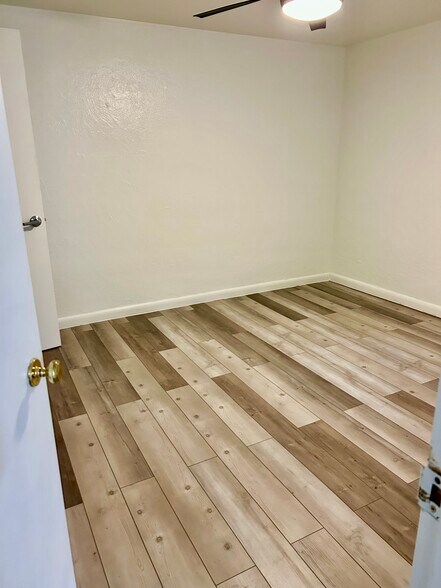 Building Photo - 4995 S Inca Dr