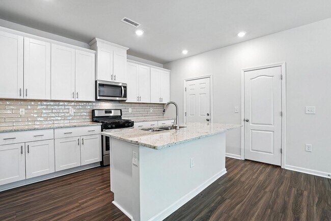 Building Photo - 205 Wilbur Lake Dr