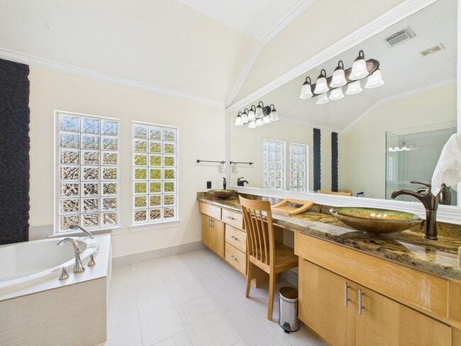 Building Photo - 3811 Jack St