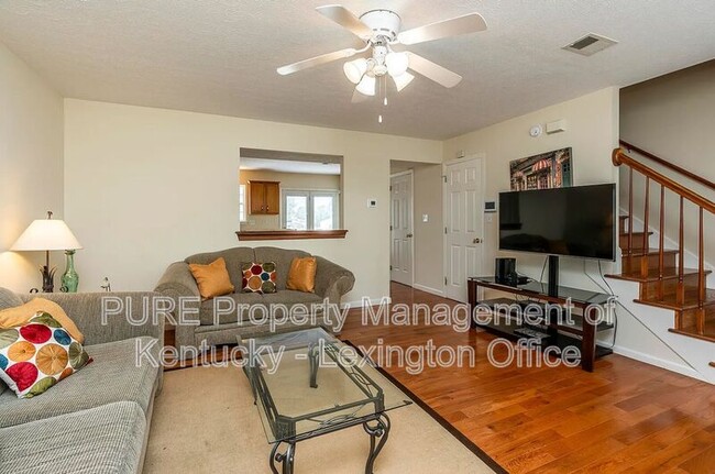 Building Photo - 804 Wabarto Way