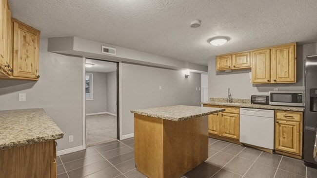 Building Photo - Wasatch Blvd Gem!! Hot Tub, Sauna, & Trails in Top SLC Location