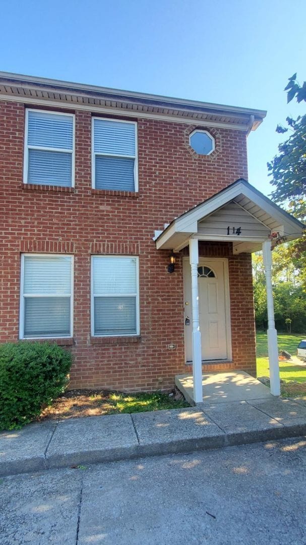 Building Photo - 114 Tanbark Dr