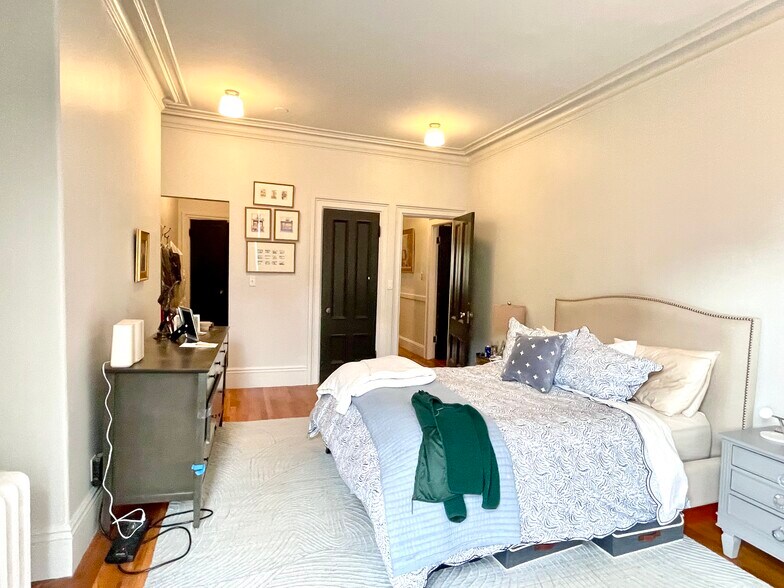 Building Photo - 140 Marlborough St