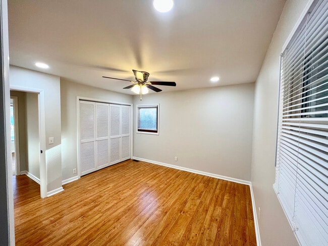 Building Photo - 228 Mark Dr