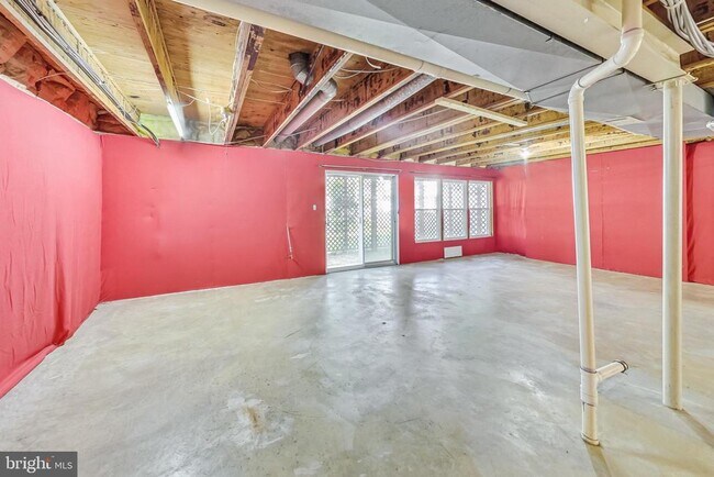 Building Photo - 6104 Cool Spring Terrace S