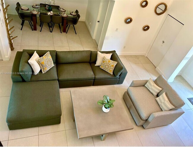 Building Photo - 7536 W Treasure Dr