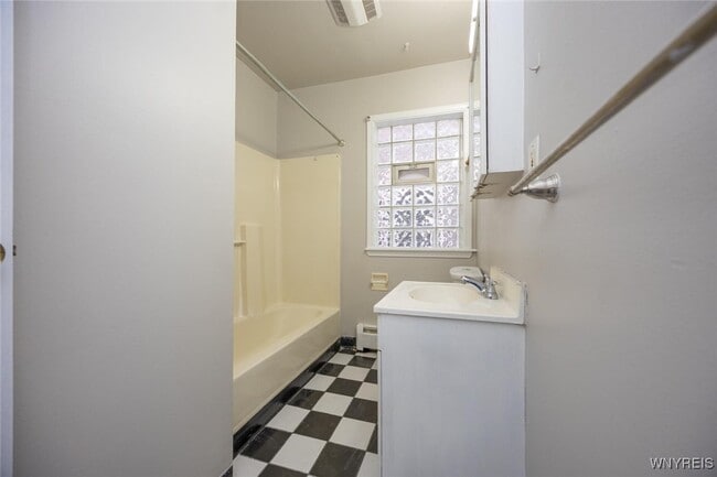 Building Photo - 1953 Falls St