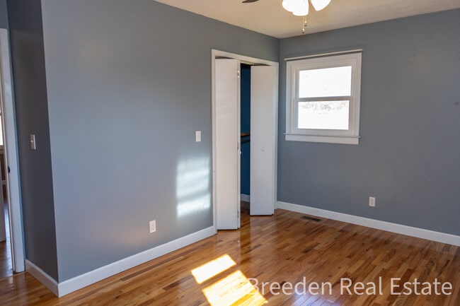 Building Photo - 4393 R L Hildebran Dr