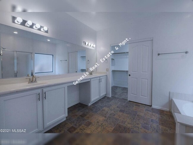 Building Photo - Mesquite Ranch 4 Bedroom