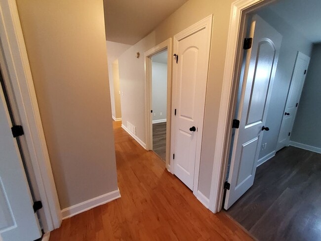 Building Photo - 8898 Rasco Hills Cove