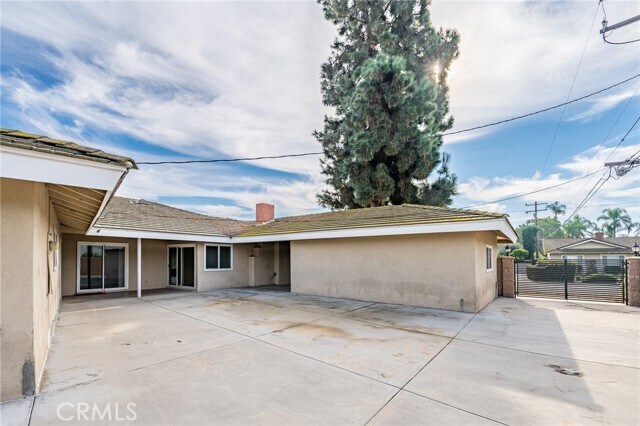 Building Photo - 2221 Palm Cir