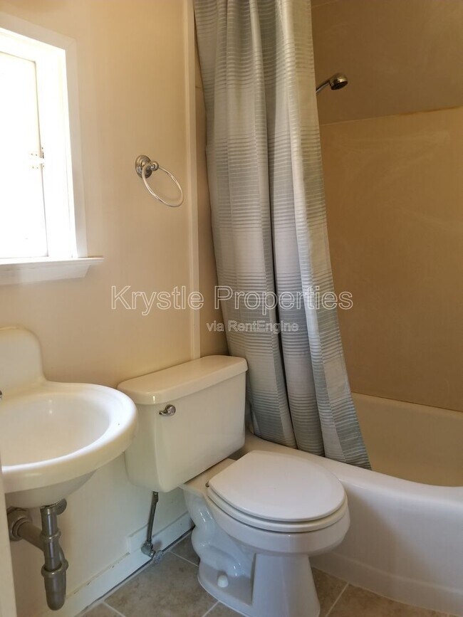 Building Photo - 50 Winslow Ave