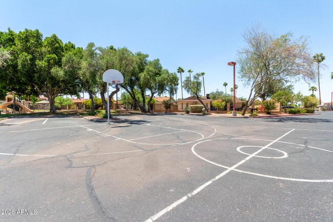 Building Photo - 1347 W Lobo Ave